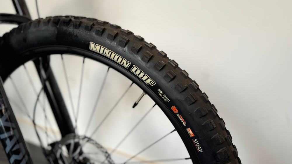 GT e-Force AMPe MTB Mountain Bike LARGE bike ONLY 12 miles 29er Yari forks