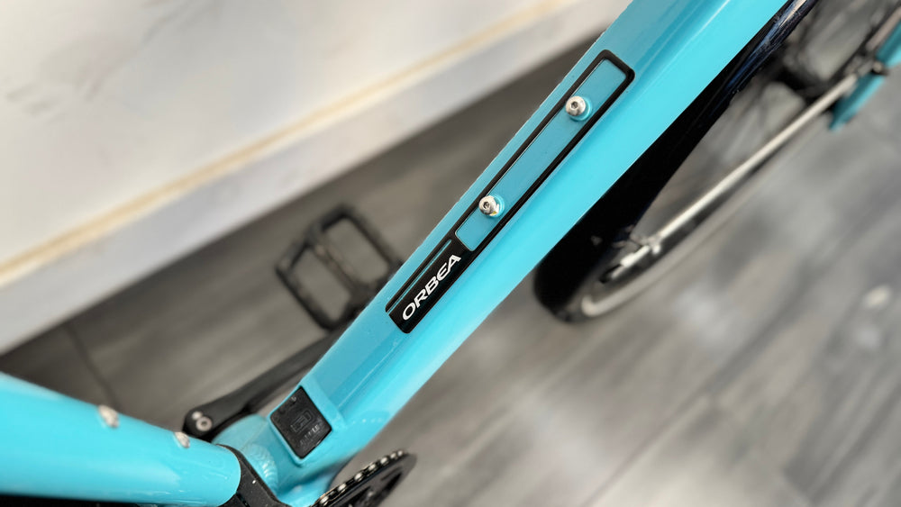 Orbea Vibe H30 Hybrid EBike LARGE Only 20 miles RRP £2200 Blue Excellent Panniers