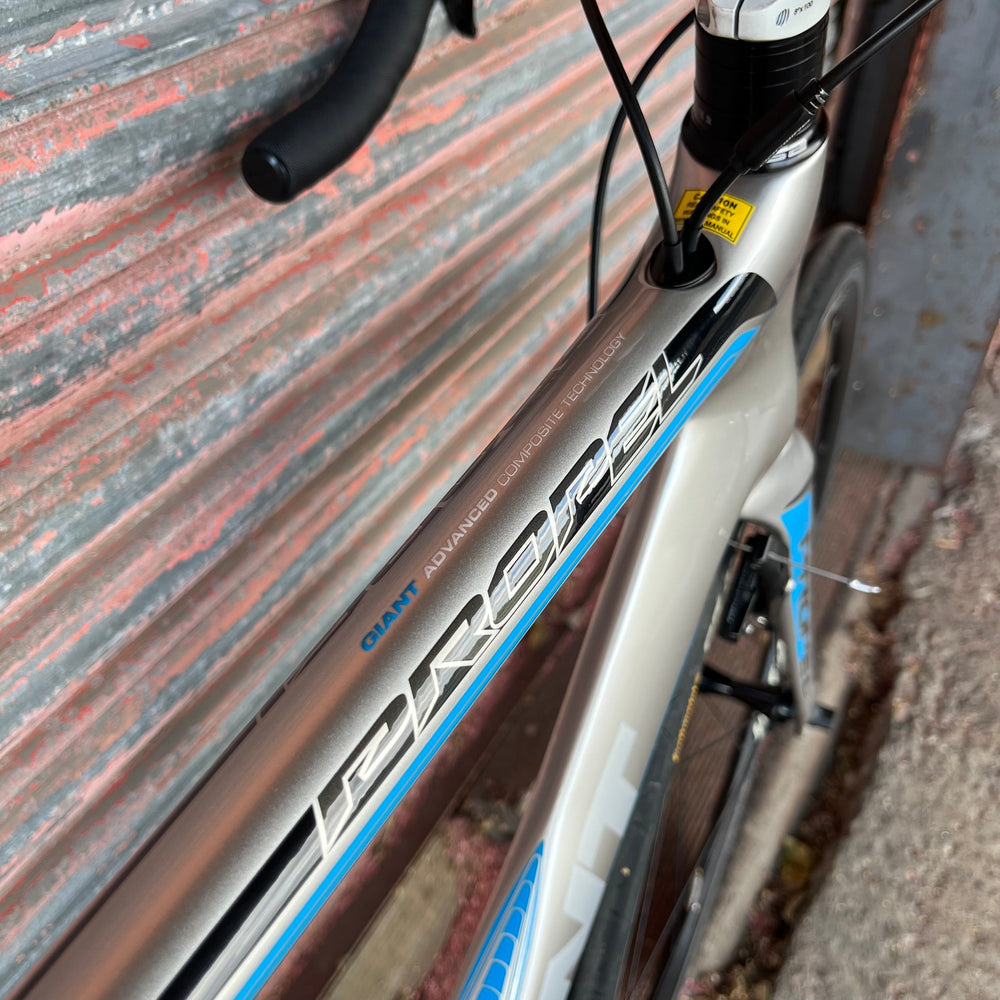 Giant Propel Advanced 2 Ultegra Carbon Aero Road Bike