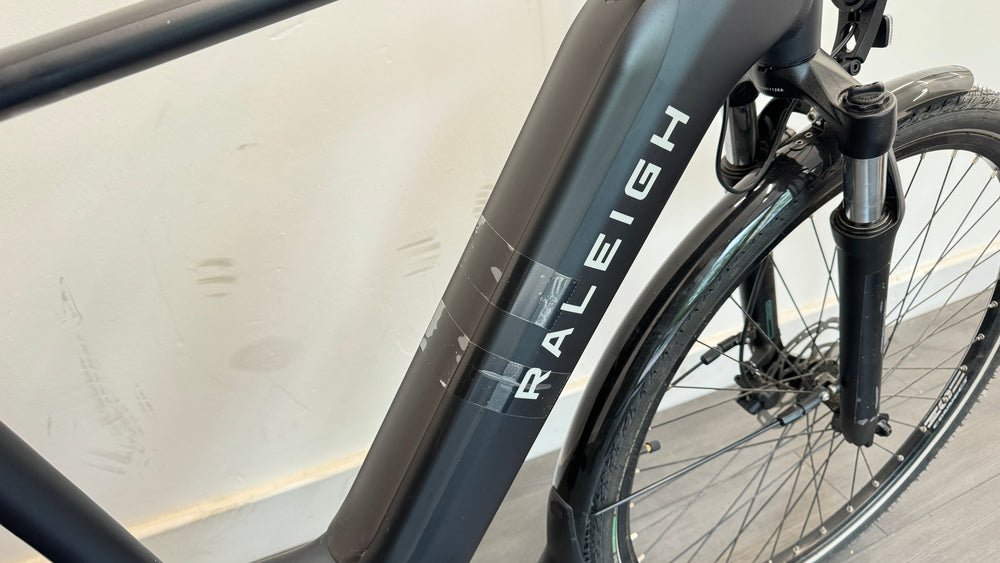 Raleigh Motus Grand Tour CrossBar Electric Bike