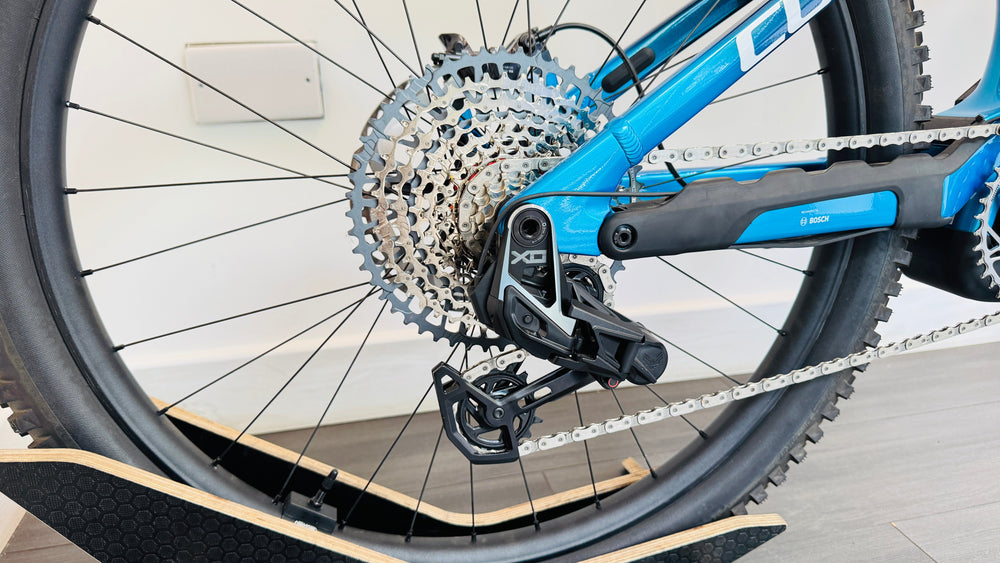 Cube Stereo ONE77 HPC XL AT 800 in Actionteam SRAM XO 2025