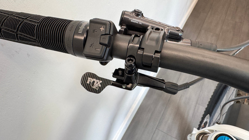 Cube Stereo ONE77 HPC XL AT 800 in Actionteam SRAM XO 2025