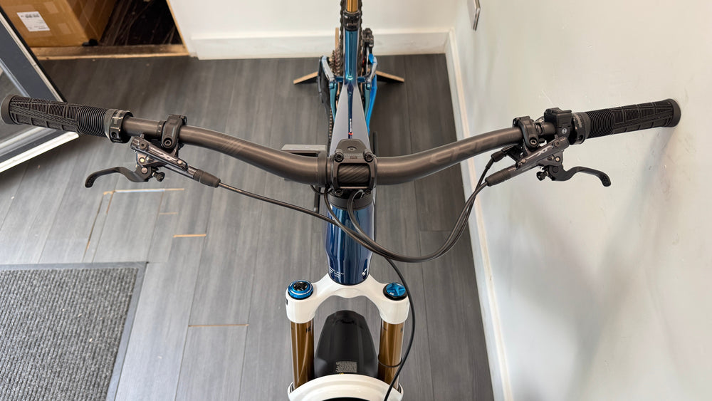 Cube Stereo ONE77 HPC XL AT 800 in Actionteam SRAM XO 2025