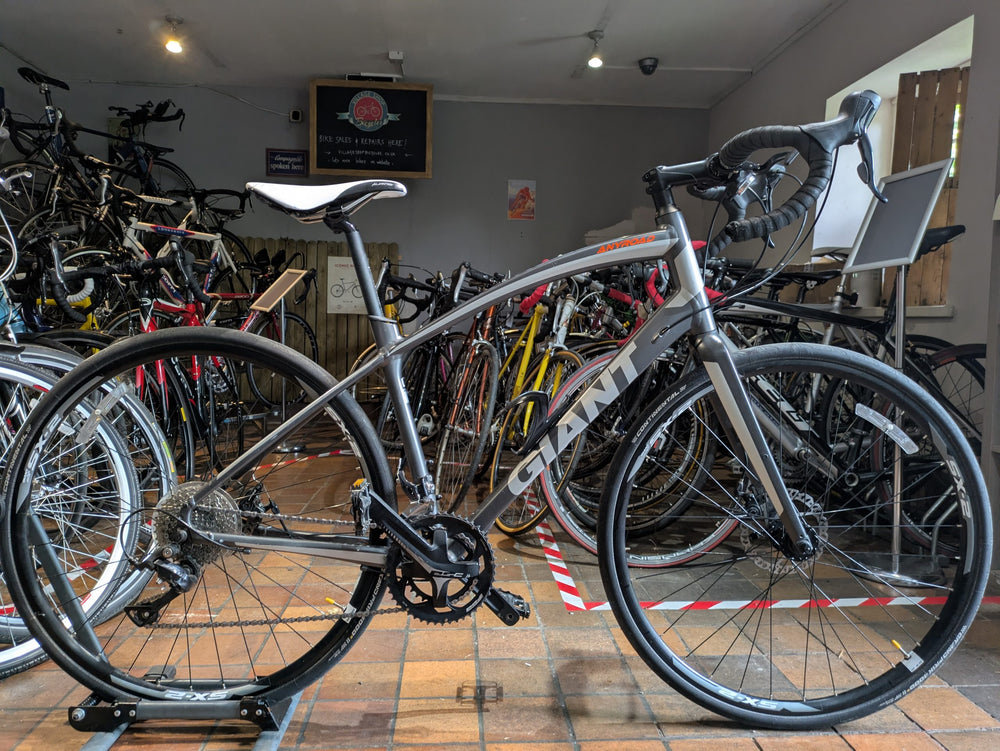 Giant Anyroad road/gravel bike medium size
