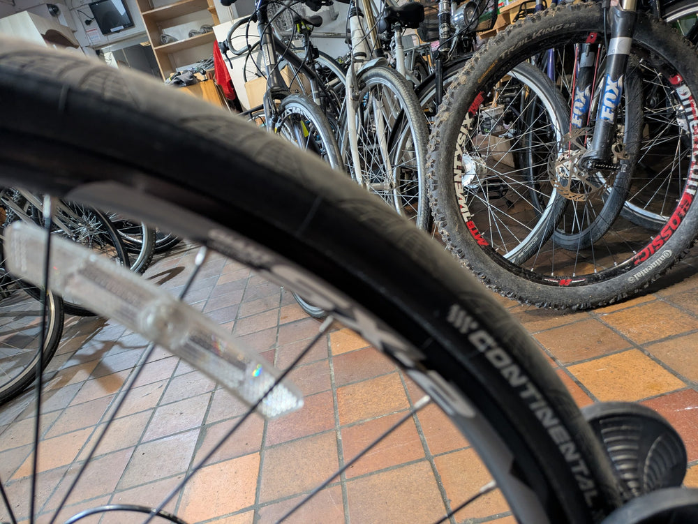 Giant Anyroad road/gravel bike medium size