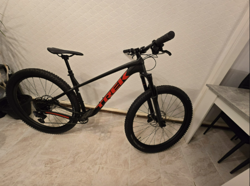 Trek Roscoe 8 2023