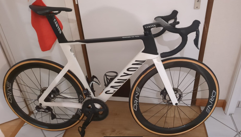 Canyon Aeroad CF SLX 8 Disc Di2 2022