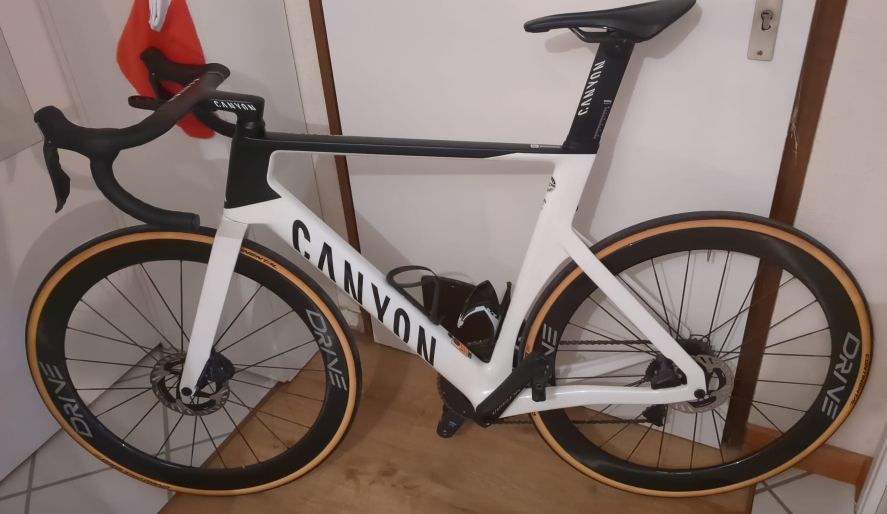 Canyon Aeroad CF SLX 8 Disc Di2 2022