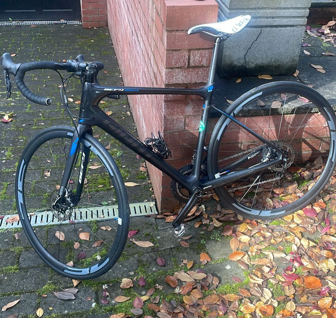 Giant Defy Advanced Pro 0 2015 Road Bike.