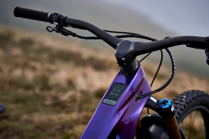 Giant Reign Advanced E+ 0 Electric Mountain Bike in Purple Haze/Metallic Navy 2026