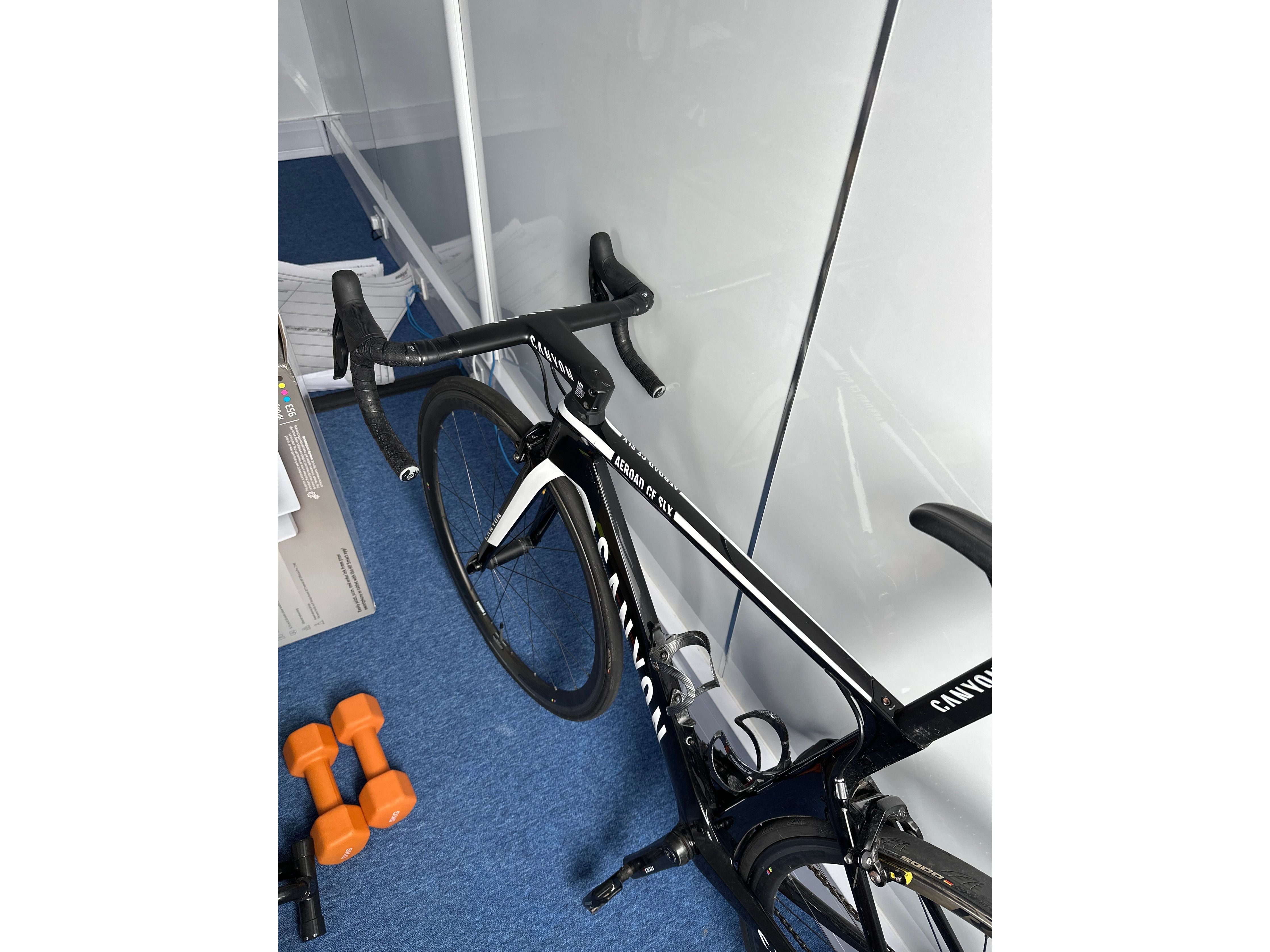 Canyon Aeroad CF SLX SRAM 2019 Road Bike. Frame size 54cm