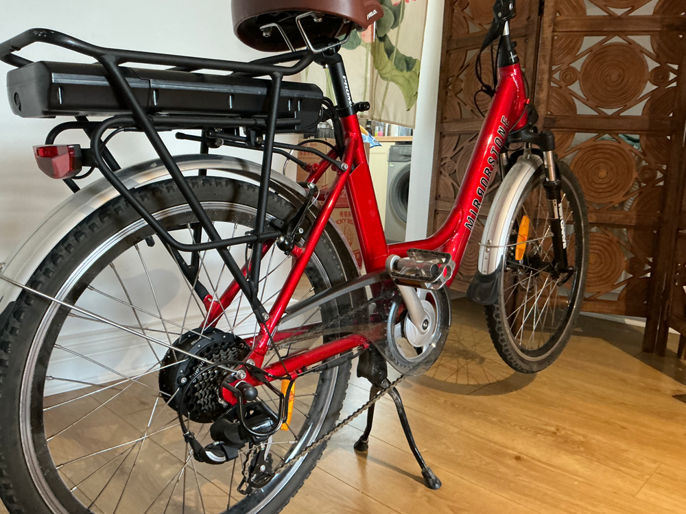 Mirrorstone Cherry Red Sprint 2024