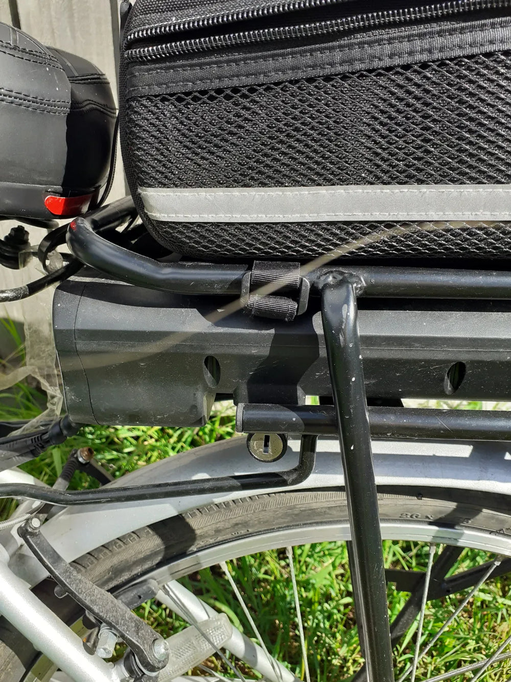 Assist Assist Crossbar Men's Electric Hybrid Bike 2022