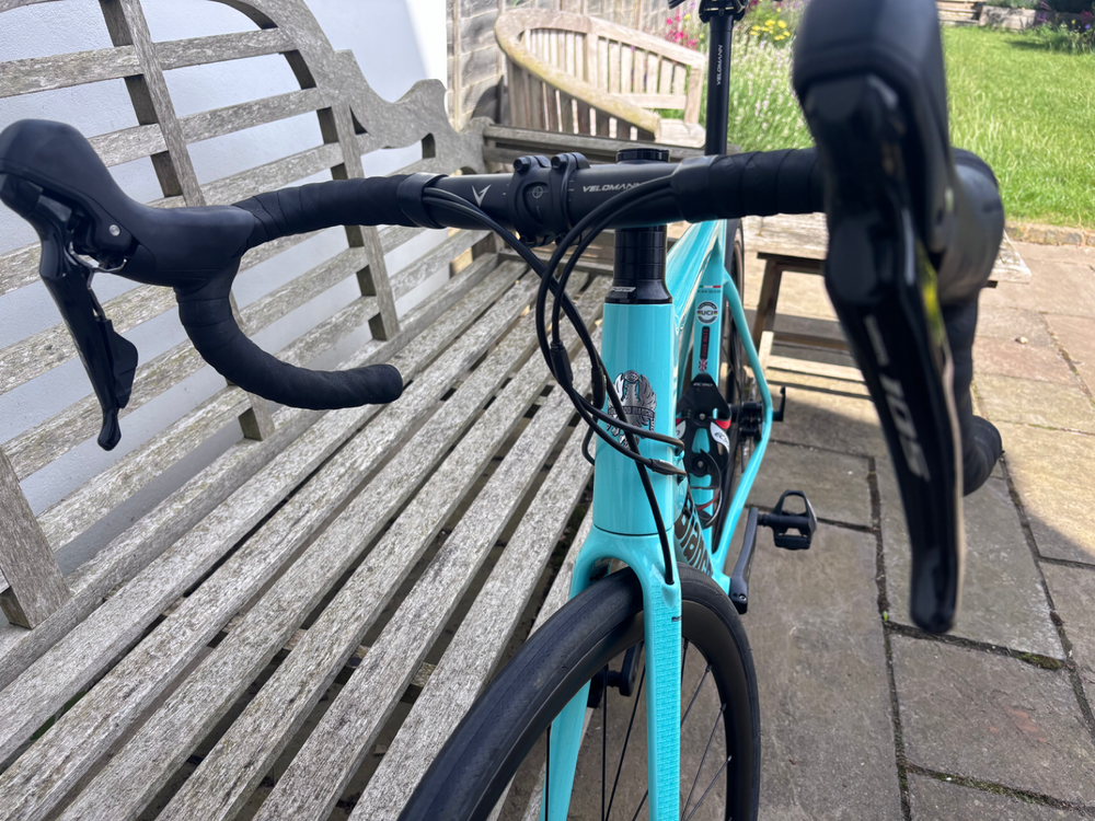 Bianchi Sprint - 105 Di2 2022