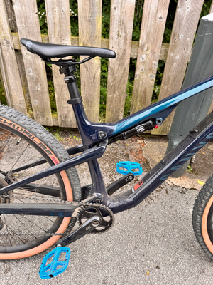 Canyon Lux Trail CF Di2 2025