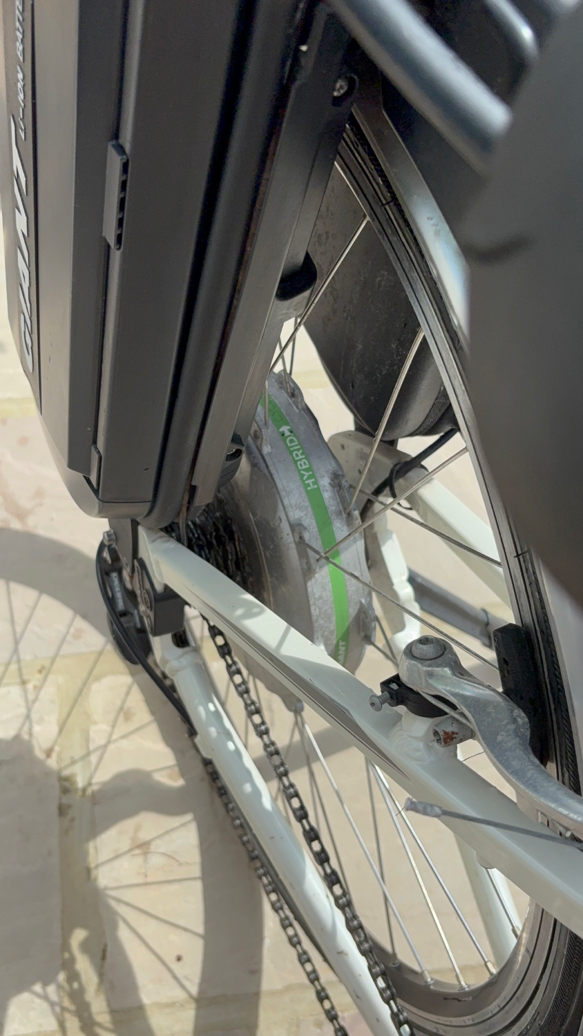 Giant Escape Hybrid 1 2018