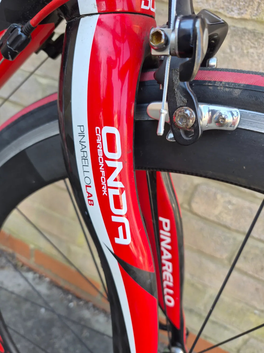 PINNARELLO PINARELLO FP DUE  MONOCOQUE 105 GROUPSET FULL CARBON ROAD BIKE 58CM23 inchesINCH FRAME  2015