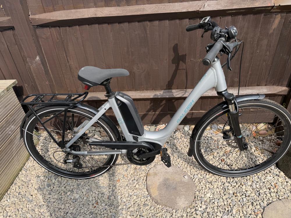 Raleigh Motus 7 Speed Step Through Bosch 2017