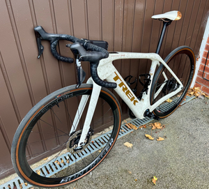 Trek Domane+ SLR 9 Di2 Electric 2025