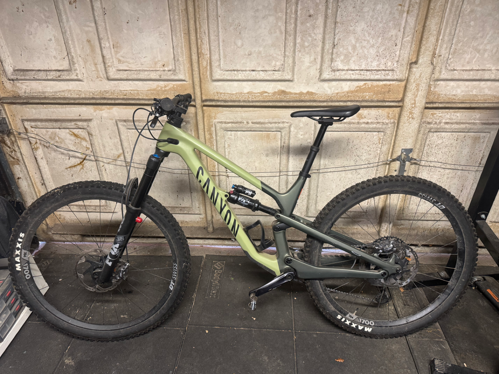 Canyon Spectral CF, Medium Frame, Category 4, wheel size 29 2023