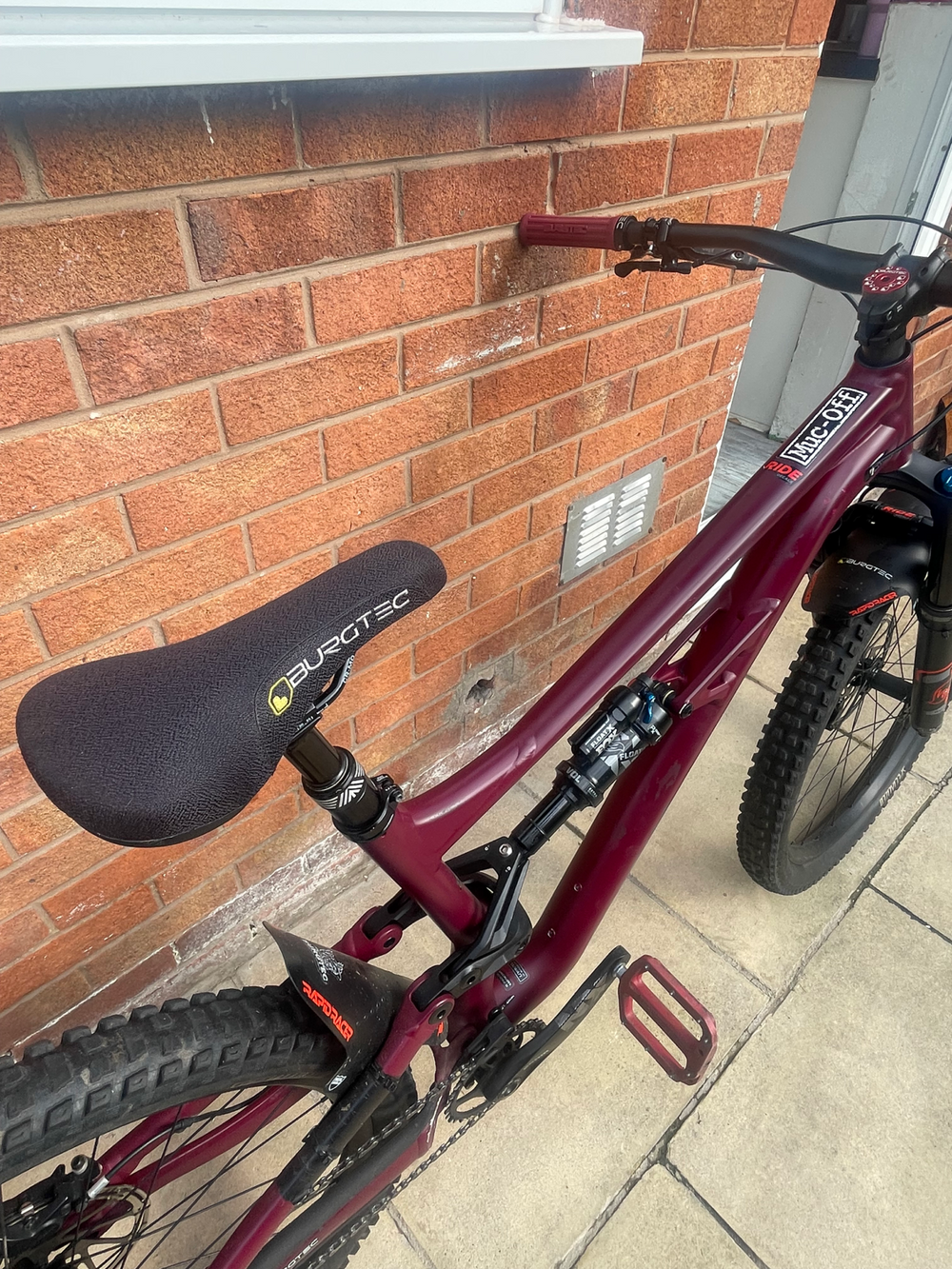 Specialized Status 140 2022