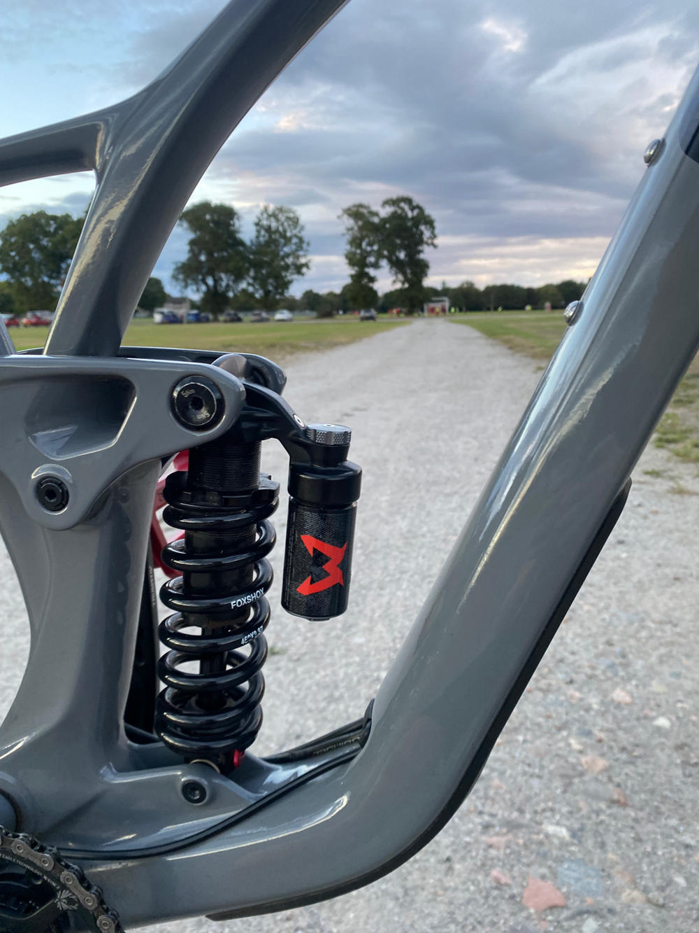 GT Sensor Carbon Elite 2023