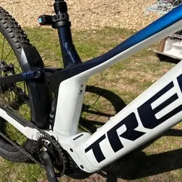 Trek Powerfly FS 7 2022