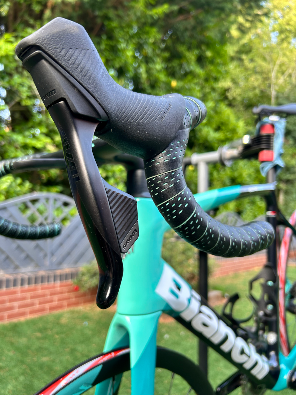 Bianchi Oltre XR4 - Rival eTap AXS 2022