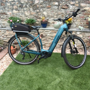 Cube Kathmandu hybrid one 750
