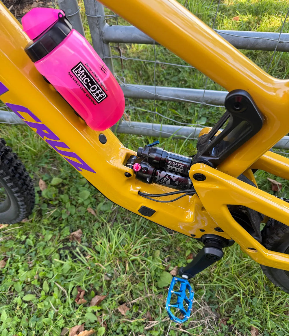 Santa Cruz Heckler SL 1.1 C Carbon MX 90 Hope Yellow Stunning Bike 2026
