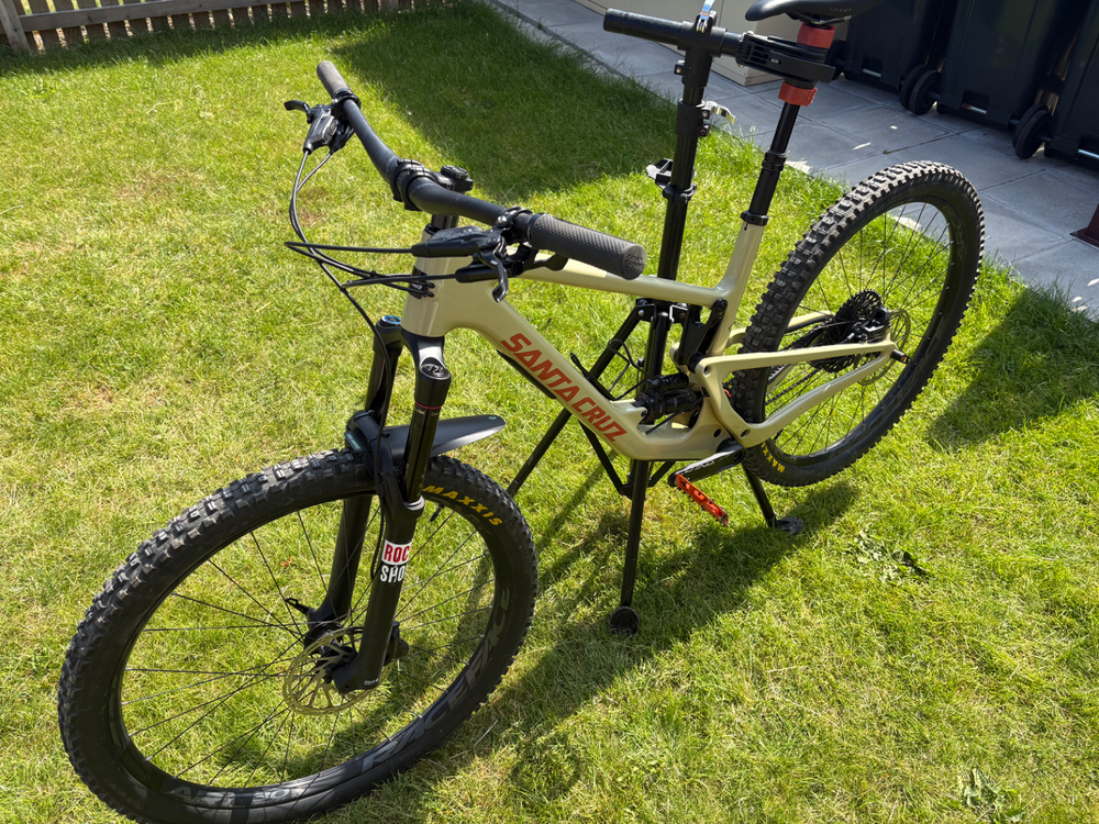 Santa Cruz Hightower Carbon C 2025