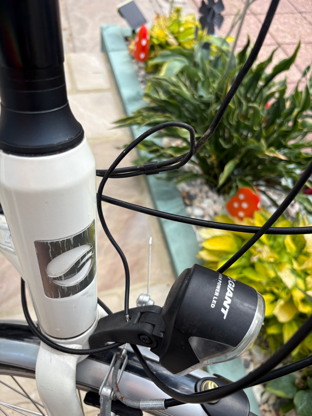 Giant Escape Hybrid 1 2018