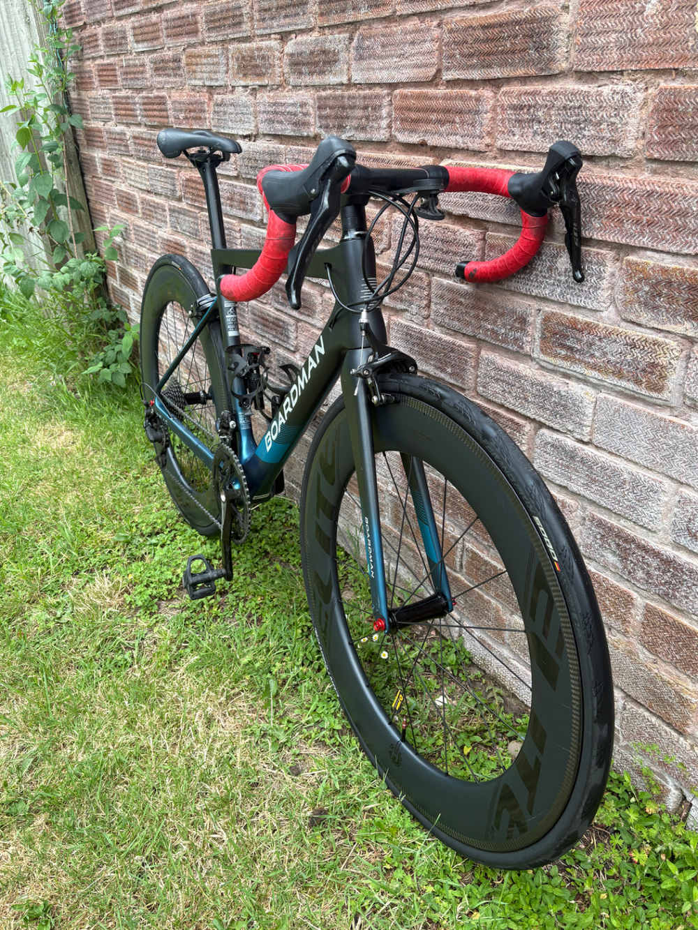 Boardman SLR 8 9 Carbon 2025
