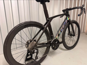 Trek Madone SL 6 Gen 8 Di2 2023