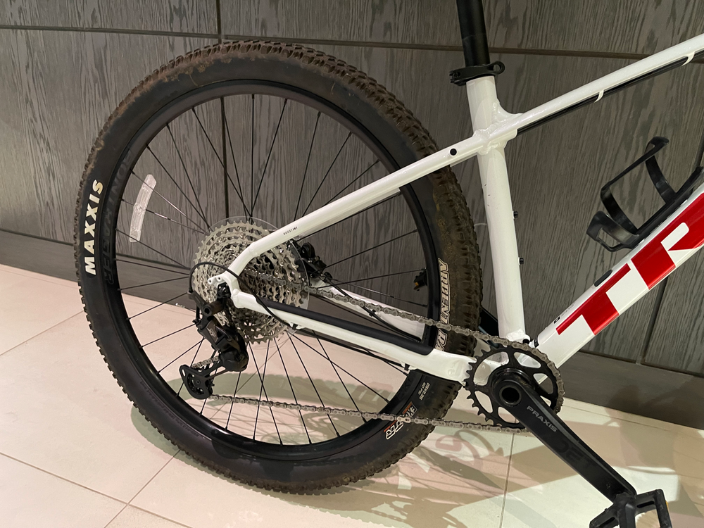 Trek X-Caliber 8 2023