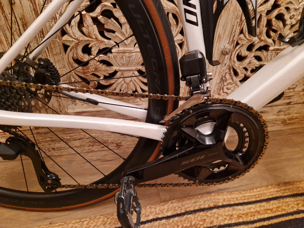 Dolan Tuono Carbon Disc Road Bike - Shimano-12s-105 R7170 Di2 2023