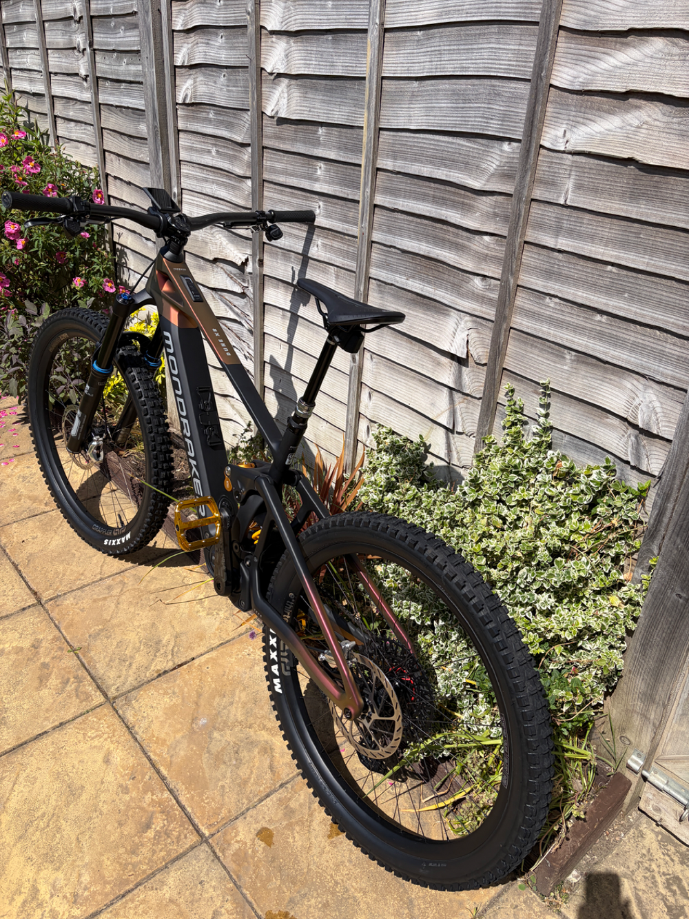 Mondraker Dune Carbon XR 2025