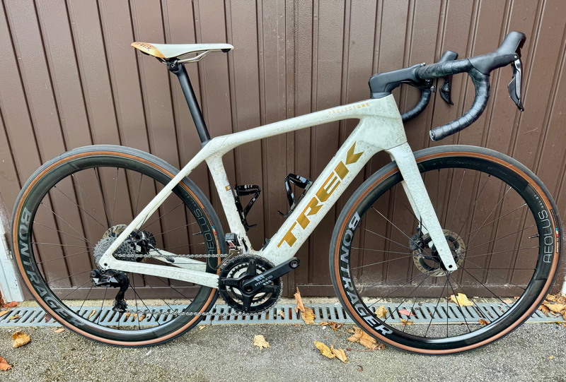 Trek Domane+ SLR 9 Di2 Electric 2025