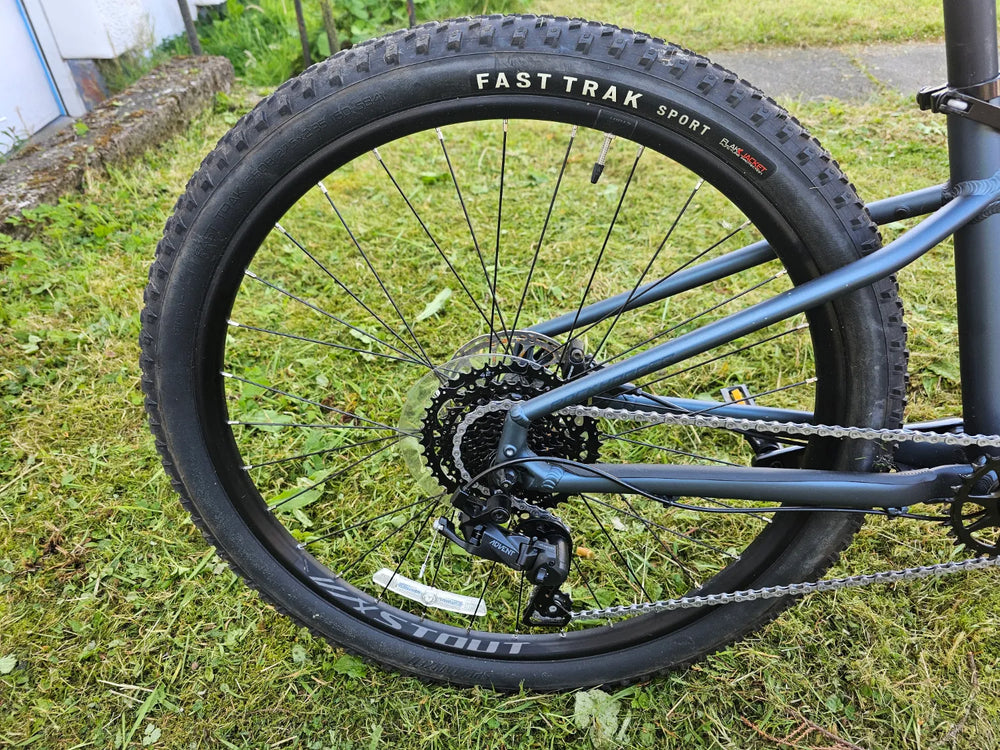 Specialised rockhopper  Comp 27.5 inches Mountain Bike 2023 - Hardtail MTB S, Satin Cast Battle Ship / Gloss Cast Battleship