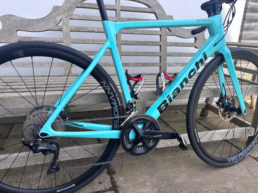 Bianchi Sprint - 105 Di2 2022