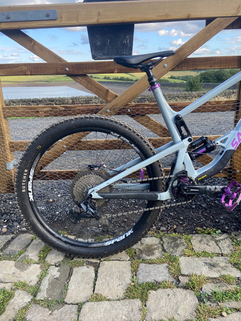 Santa Cruz Bronson R / Carbon C / MX 2022