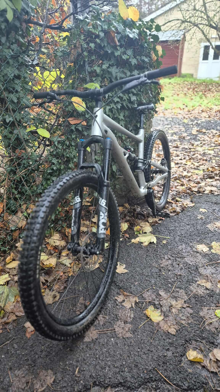 Specialized Status 140 2022