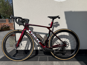 Trek Madone SLR 9 Red Etap AXS 12 Speed Disc 2025