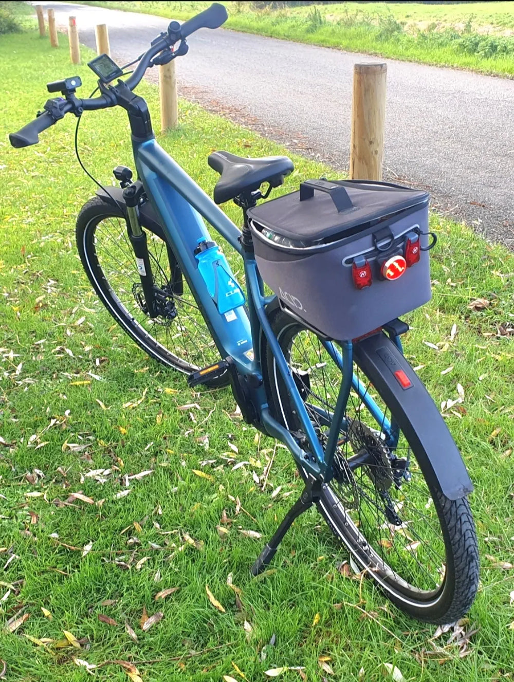 CUBE Kathmandu Hybrid One 750 2023