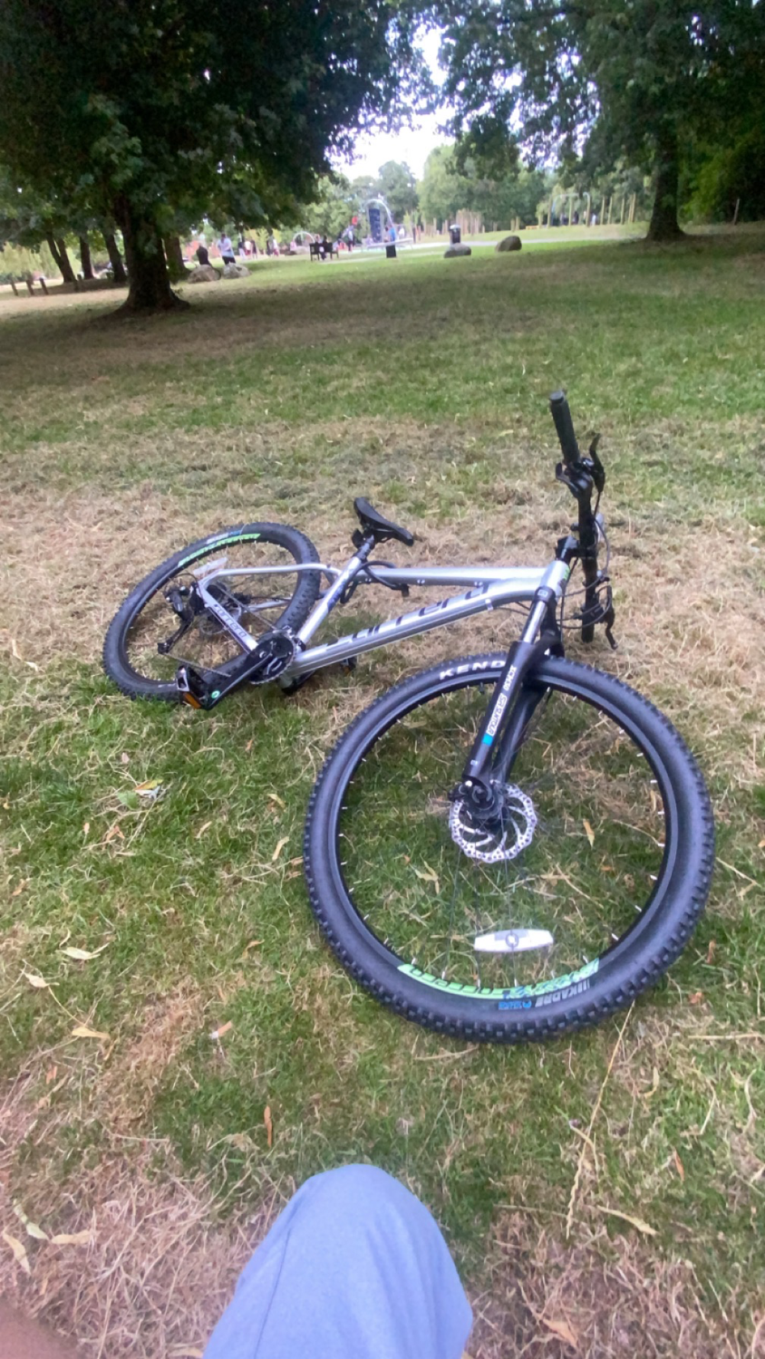 Carrera Valour Disc Mens Mountain Bike 2023