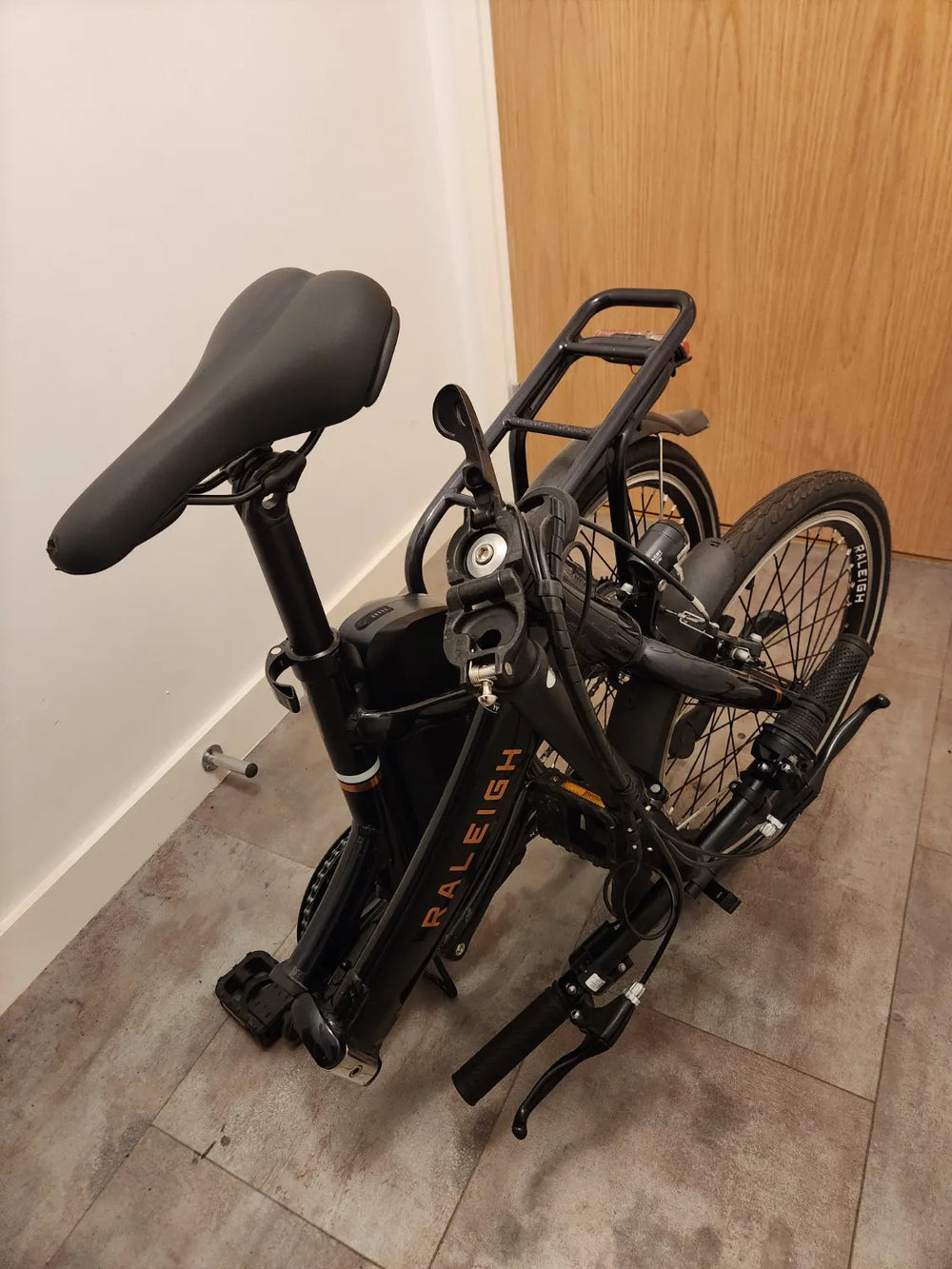 Raleigh Stow E-Way electric folding bike 2023