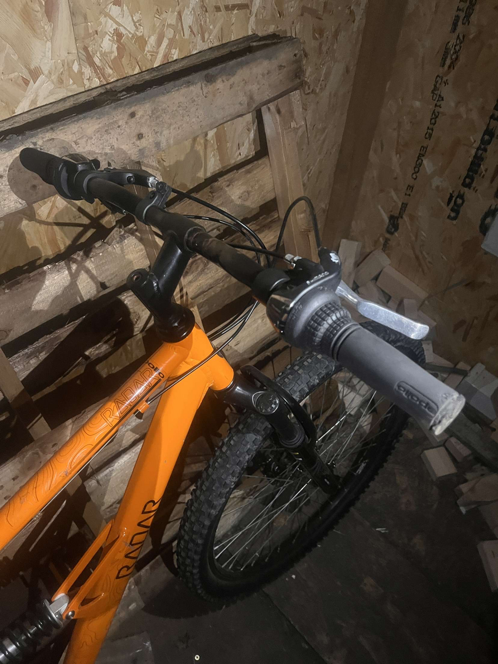 Apollo Radar Mens Mountain Bike 2023