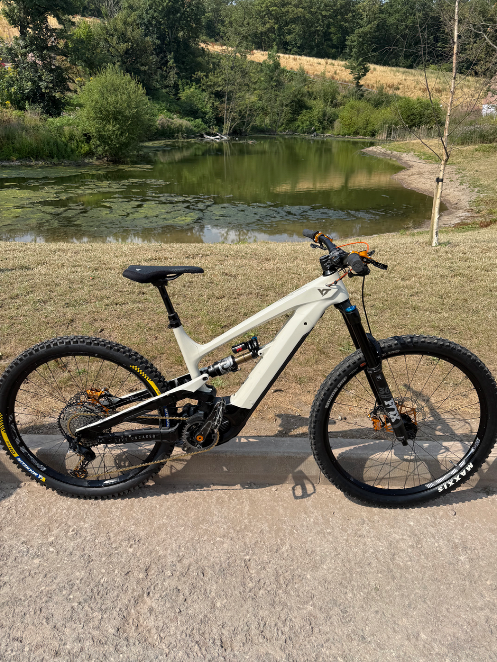 YT Capra CORE 4 MX 2021