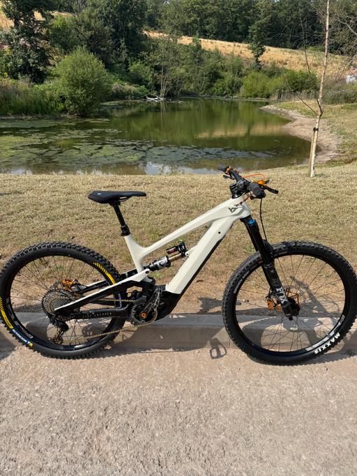 YT Capra CORE 4 MX 2021