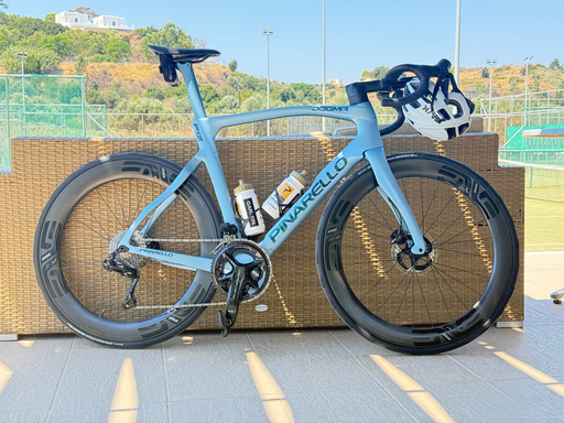 Pinarello Dogma F12 Dura Ace Di2 Disc 2022